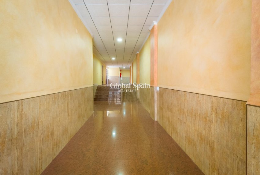 Revente - APPARTEMENT -
TORREVIEJA - Playa del Cura