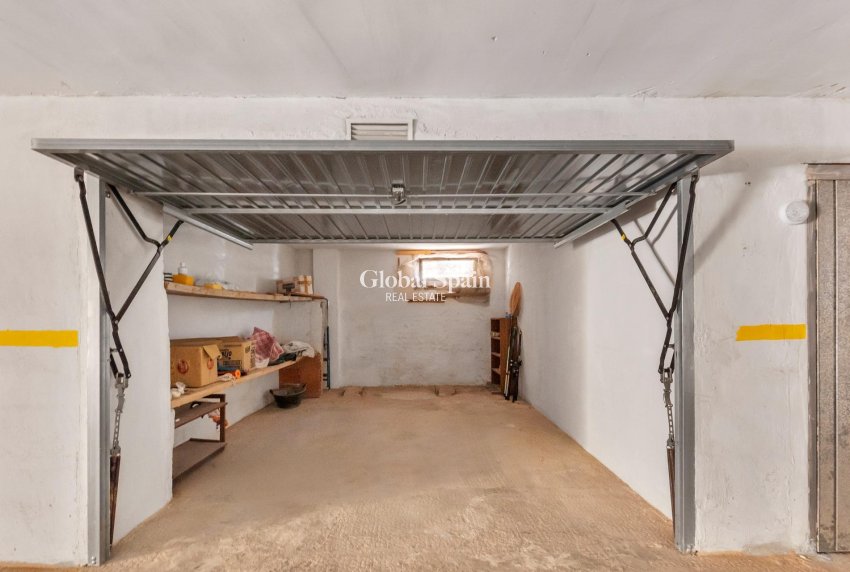Revente - APPARTEMENT -
TORREVIEJA - Playa del cura