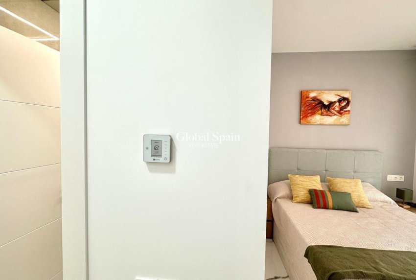 Revente - APPARTEMENT -
TORREVIEJA - Playa del Cura