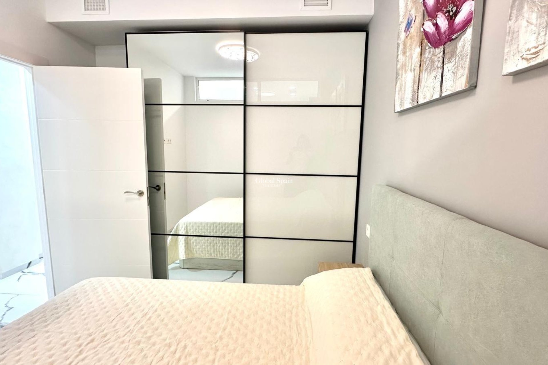 Revente - APPARTEMENT -
TORREVIEJA - Playa del Cura