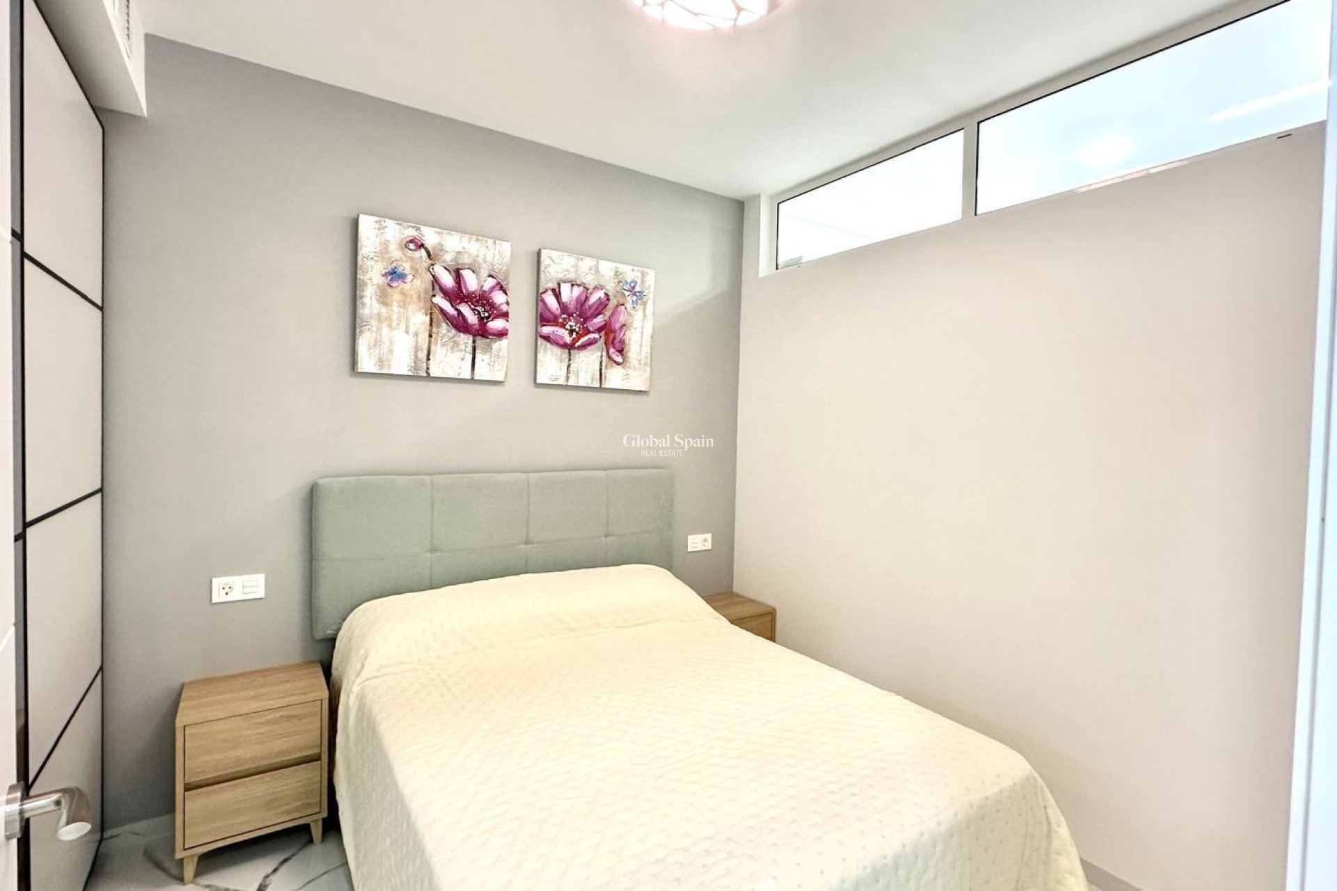 Revente - APPARTEMENT -
TORREVIEJA - Playa del Cura