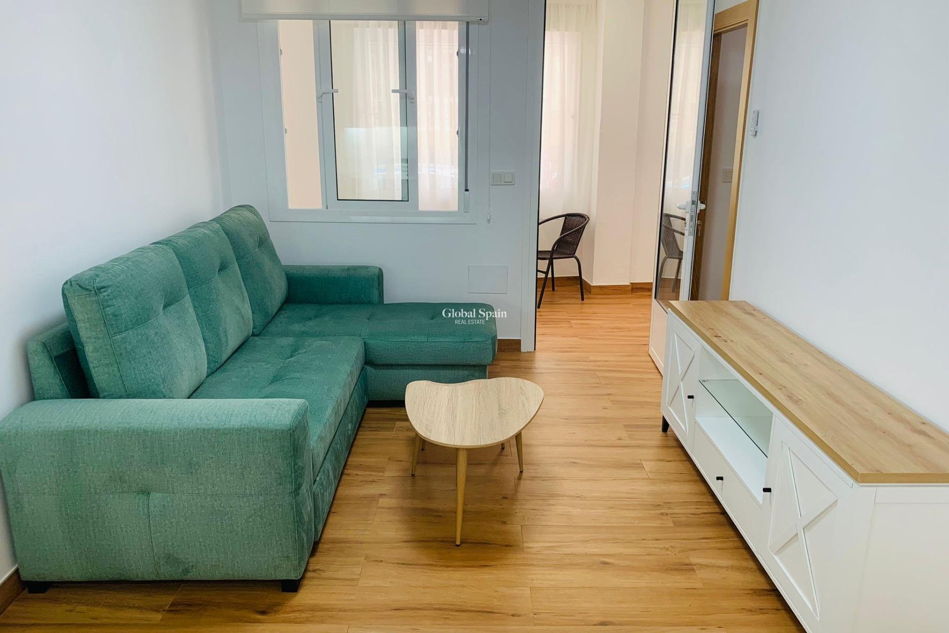 Revente - APPARTEMENT -
TORREVIEJA - Playa del Cura