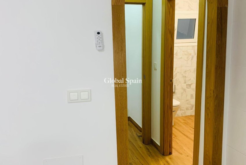 Revente - APPARTEMENT -
TORREVIEJA - Playa del Cura