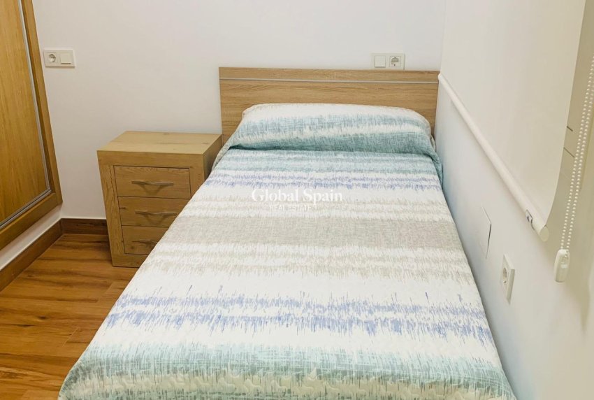 Revente - APPARTEMENT -
TORREVIEJA - Playa del Cura