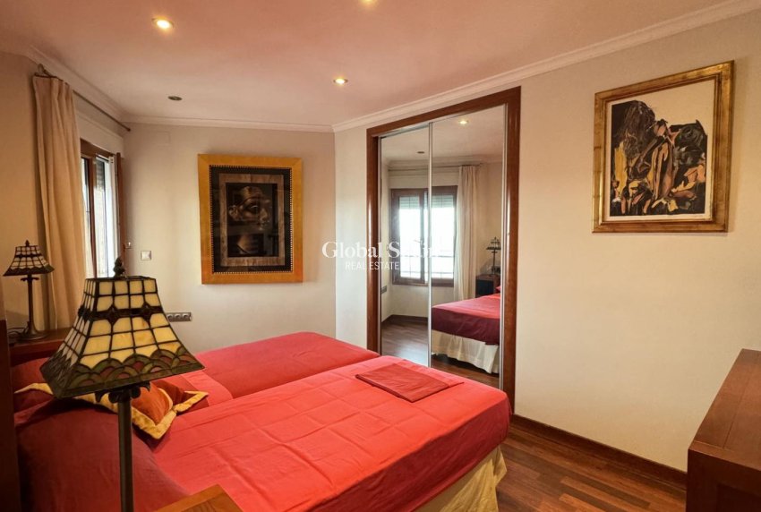 Revente - APPARTEMENT -
TORREVIEJA - Playa del Cura