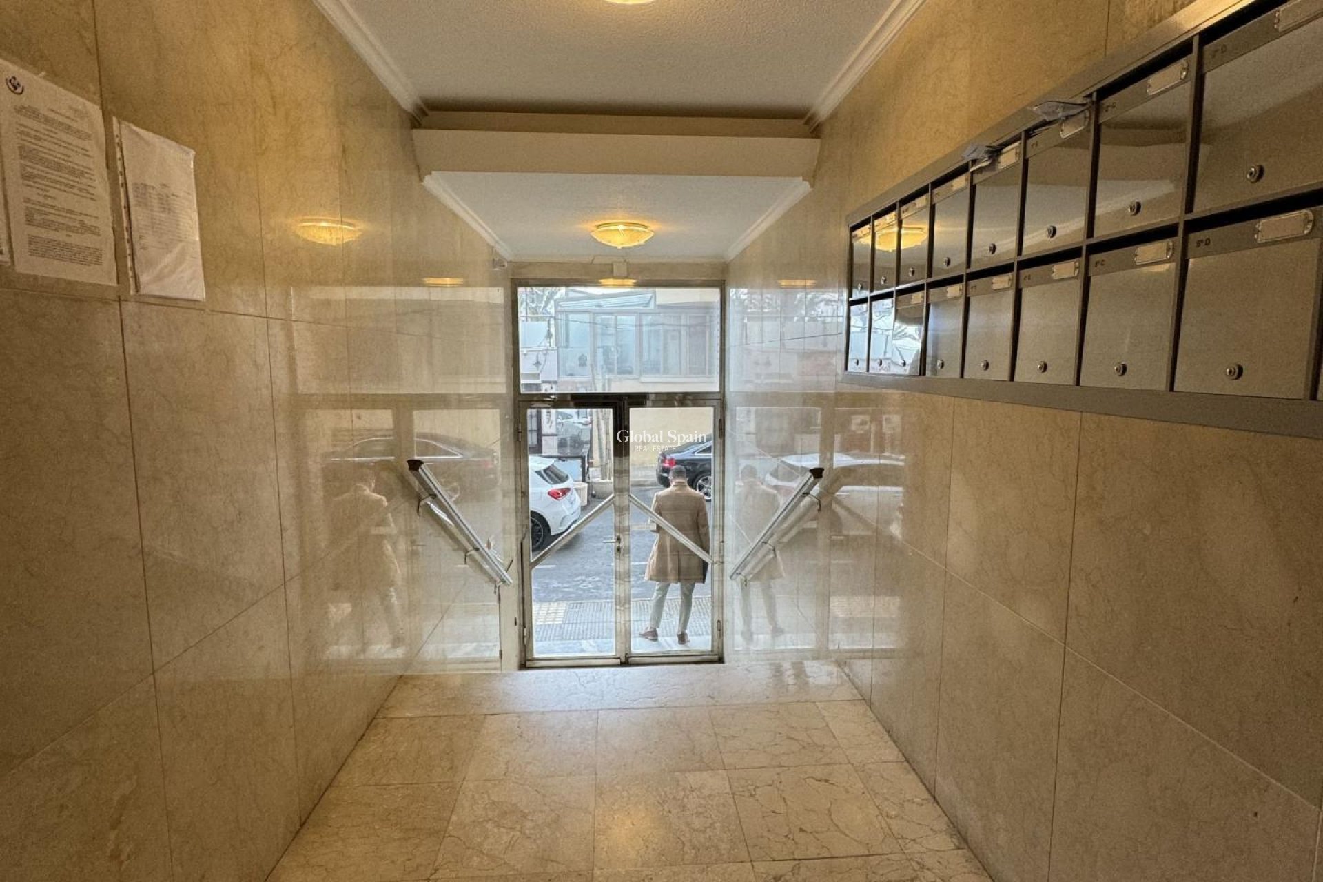 Revente - APPARTEMENT -
TORREVIEJA - Playa del Cura