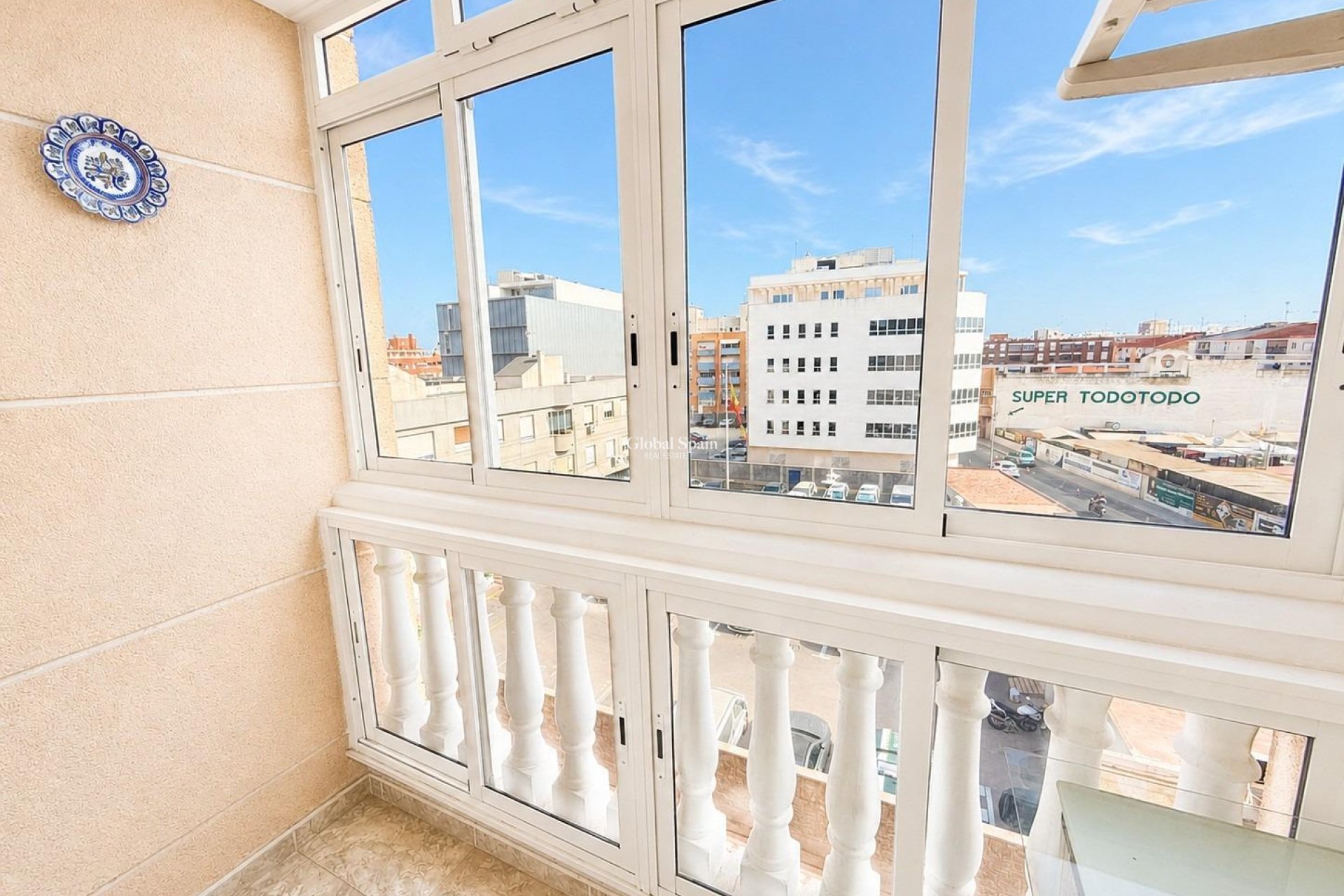 Revente - APPARTEMENT -
TORREVIEJA - Playa del cura