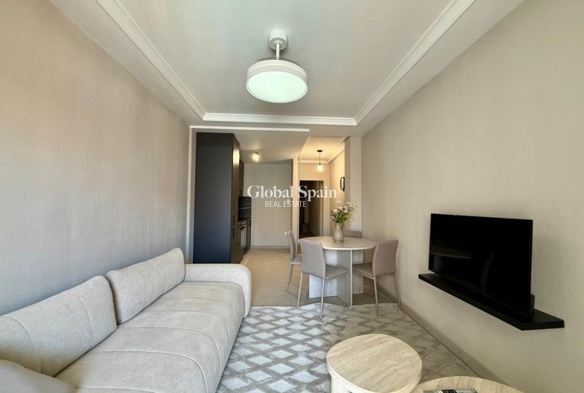 Revente - APPARTEMENT -
TORREVIEJA - Playa del Cura
