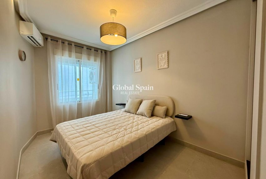 Revente - APPARTEMENT -
TORREVIEJA - Playa del Cura