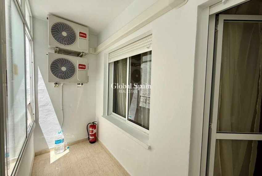 Revente - APPARTEMENT -
TORREVIEJA - Playa del Cura