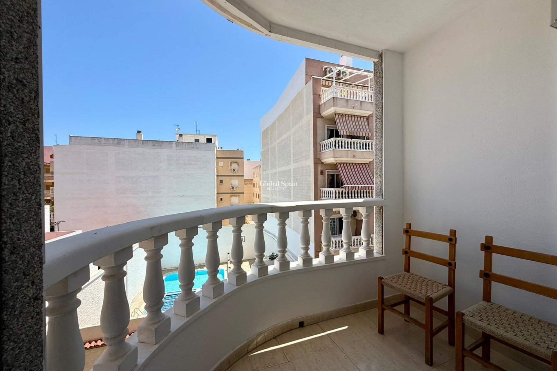 Revente - APPARTEMENT -
TORREVIEJA - Playa del Cura