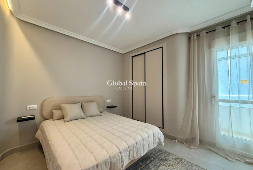 Revente - APPARTEMENT -
TORREVIEJA - Playa del Cura