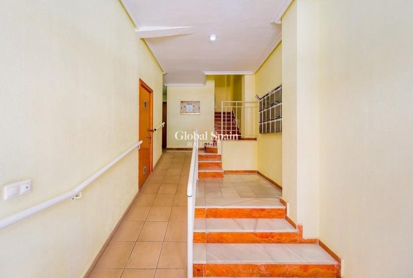Revente - APPARTEMENT -
TORREVIEJA - Playa del Cura