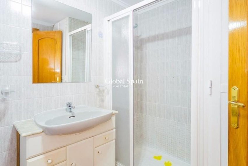 Revente - APPARTEMENT -
TORREVIEJA - Playa del Cura