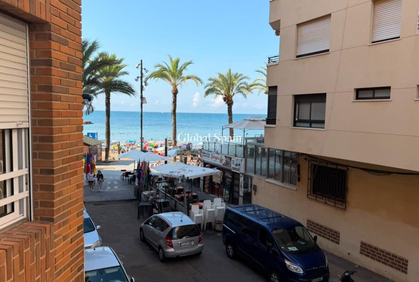 Revente - APPARTEMENT -
TORREVIEJA - Playa del Cura