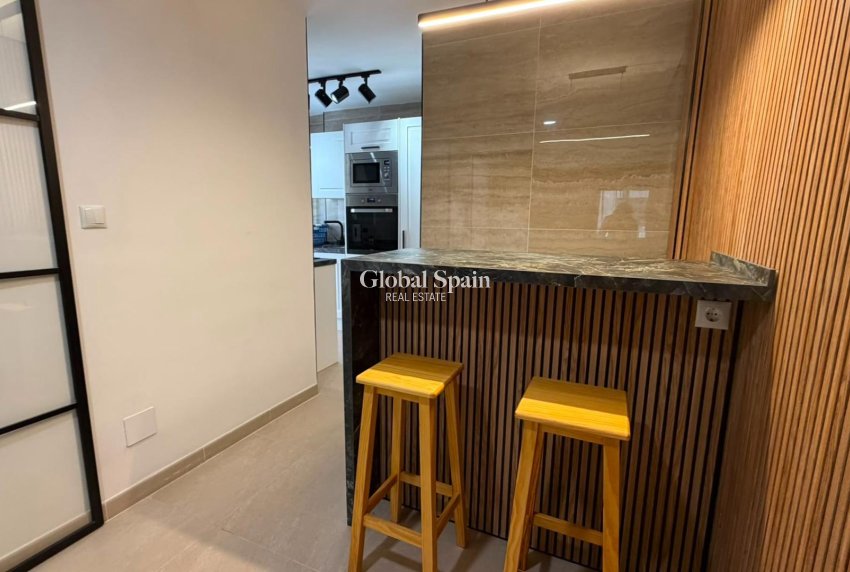 Revente - APPARTEMENT -
TORREVIEJA - Playa del Cura