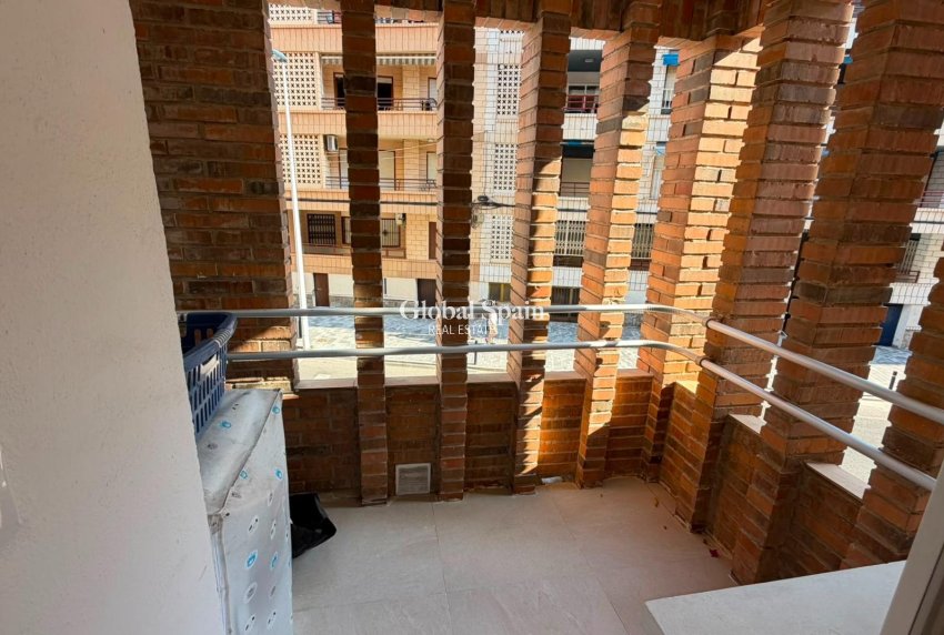 Revente - APPARTEMENT -
TORREVIEJA - Playa del Cura