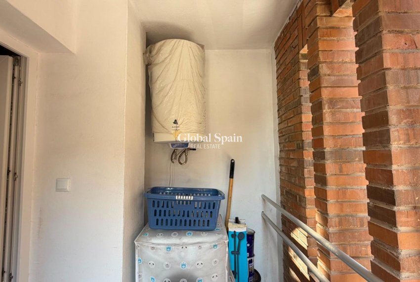 Revente - APPARTEMENT -
TORREVIEJA - Playa del Cura