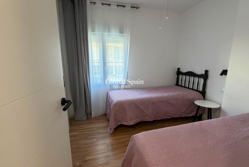 Revente - APPARTEMENT -
TORREVIEJA - Playa del Cura