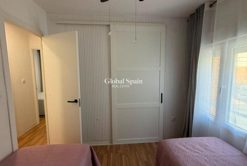 Revente - APPARTEMENT -
TORREVIEJA - Playa del Cura