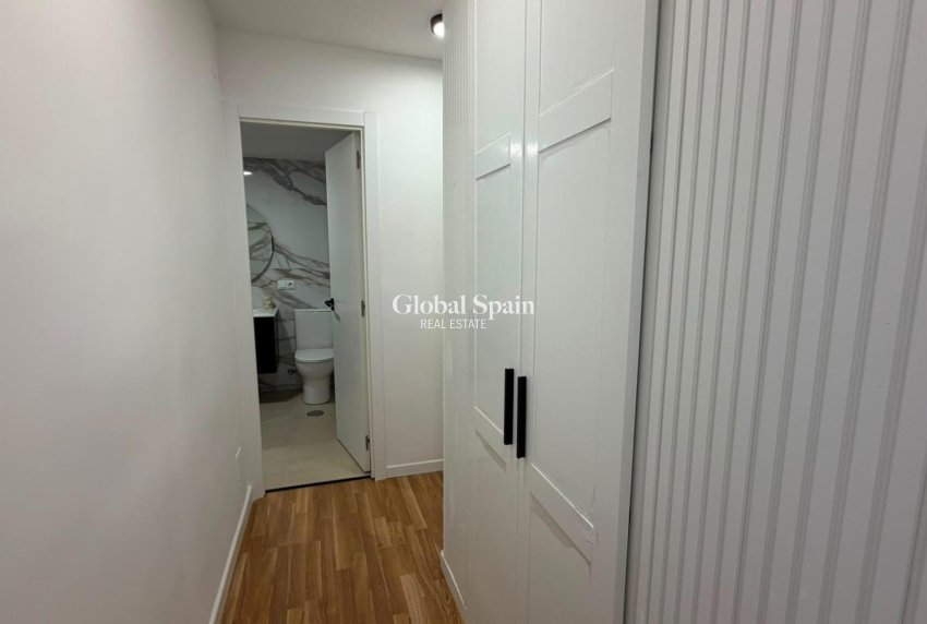Revente - APPARTEMENT -
TORREVIEJA - Playa del Cura