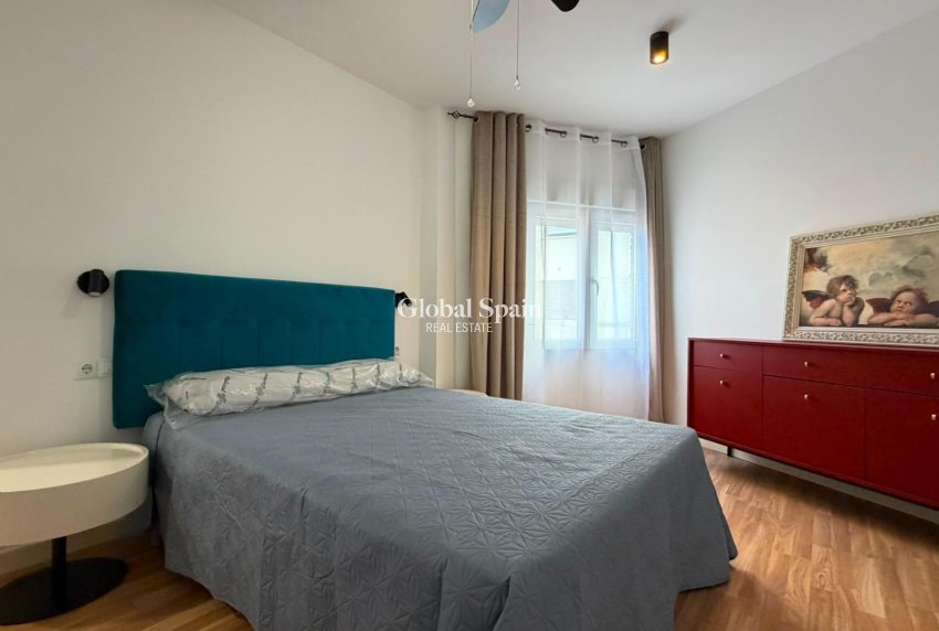 Revente - APPARTEMENT -
TORREVIEJA - Playa del Cura