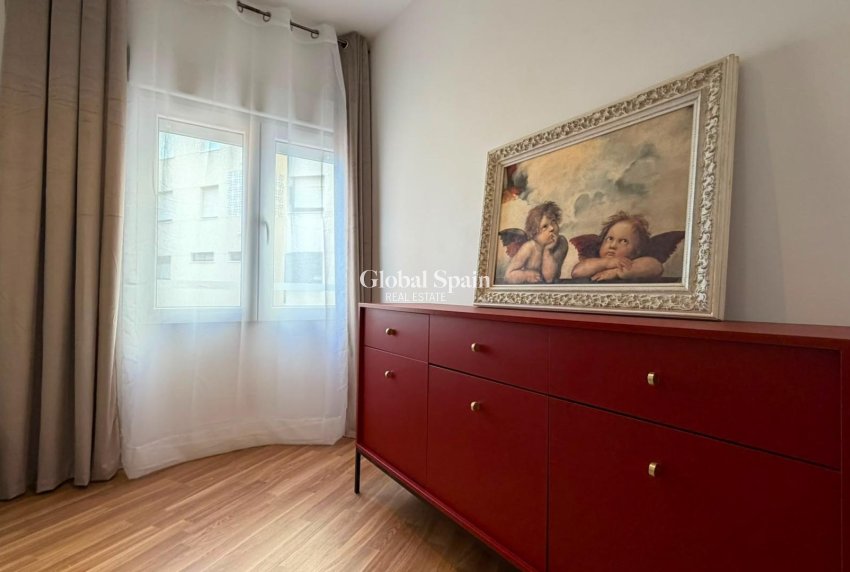 Revente - APPARTEMENT -
TORREVIEJA - Playa del Cura