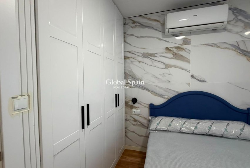 Revente - APPARTEMENT -
TORREVIEJA - Playa del Cura