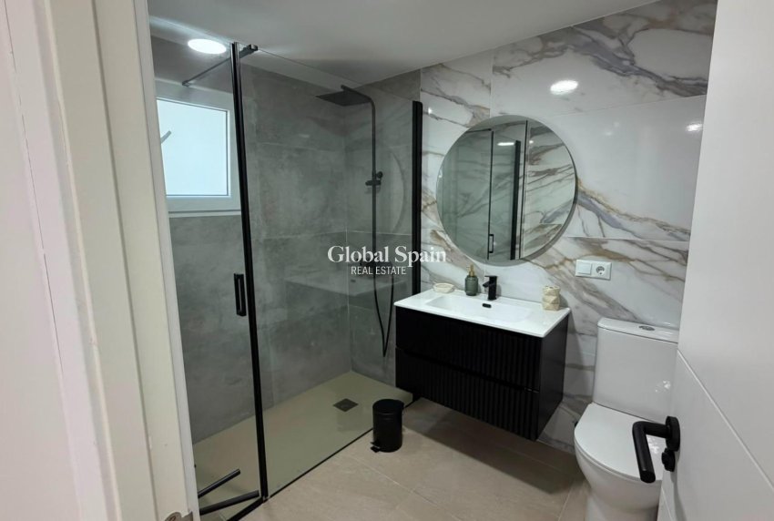 Revente - APPARTEMENT -
TORREVIEJA - Playa del Cura