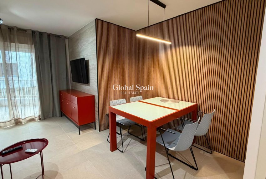 Revente - APPARTEMENT -
TORREVIEJA - Playa del Cura