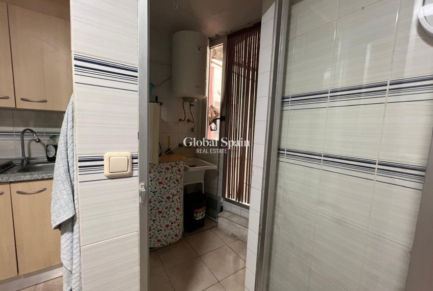 Revente - APPARTEMENT -
TORREVIEJA - Playa del Cura