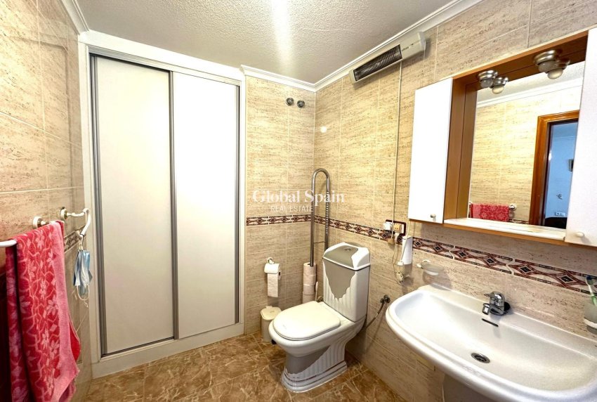Revente - APPARTEMENT -
TORREVIEJA - Playa del Cura