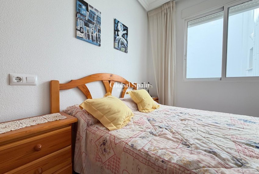 Revente - APPARTEMENT -
TORREVIEJA - Playa del Cura