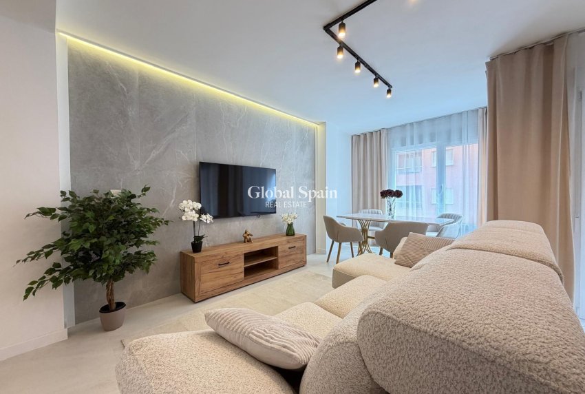 Revente - APPARTEMENT -
TORREVIEJA - Playa del Cura