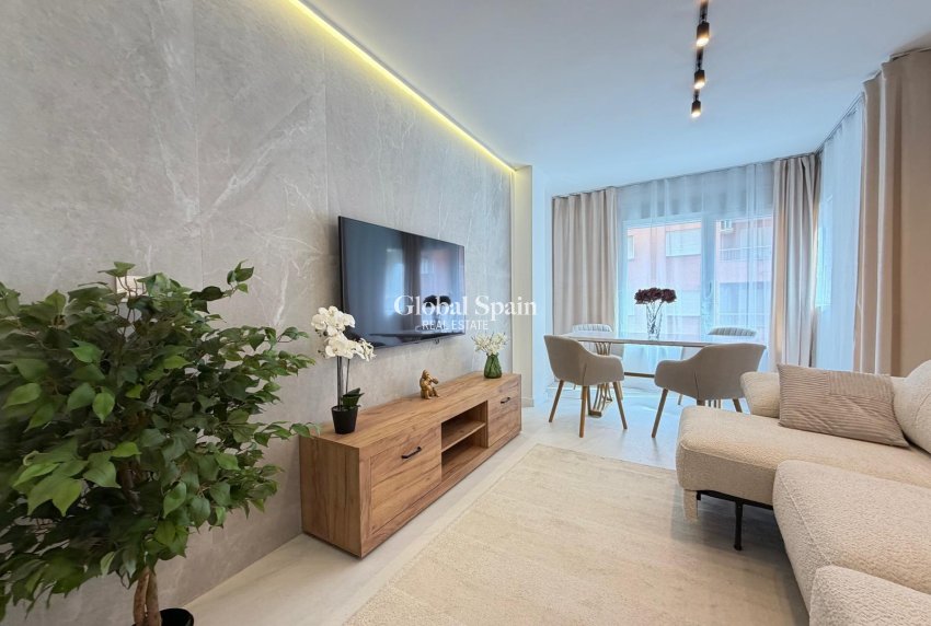 Revente - APPARTEMENT -
TORREVIEJA - Playa del Cura