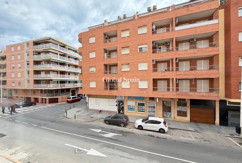 Revente - APPARTEMENT -
TORREVIEJA - Playa del Cura