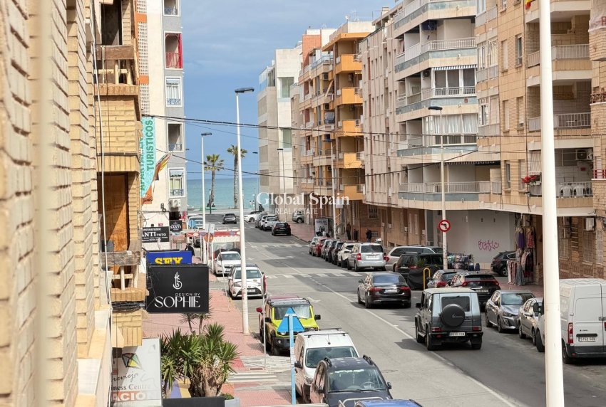Revente - APPARTEMENT -
TORREVIEJA - Playa del Cura