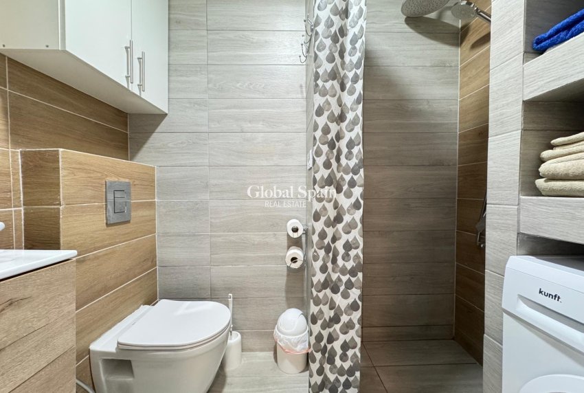 Revente - APPARTEMENT -
TORREVIEJA - Playa del Cura
