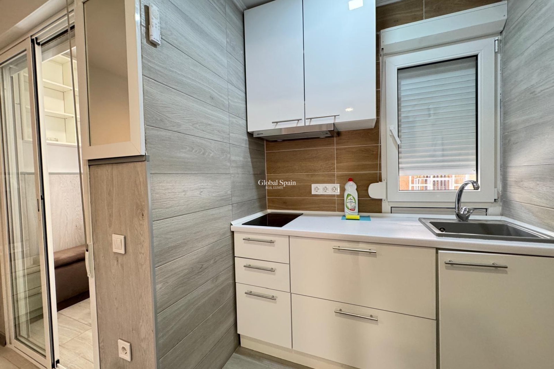 Revente - APPARTEMENT -
TORREVIEJA - Playa del Cura