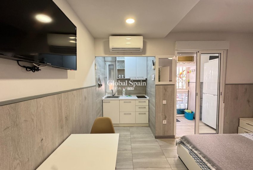 Revente - APPARTEMENT -
TORREVIEJA - Playa del Cura