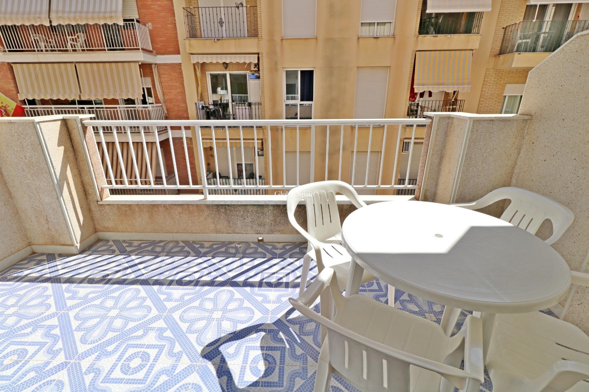 Revente - APPARTEMENT -
TORREVIEJA - Playa del Cura