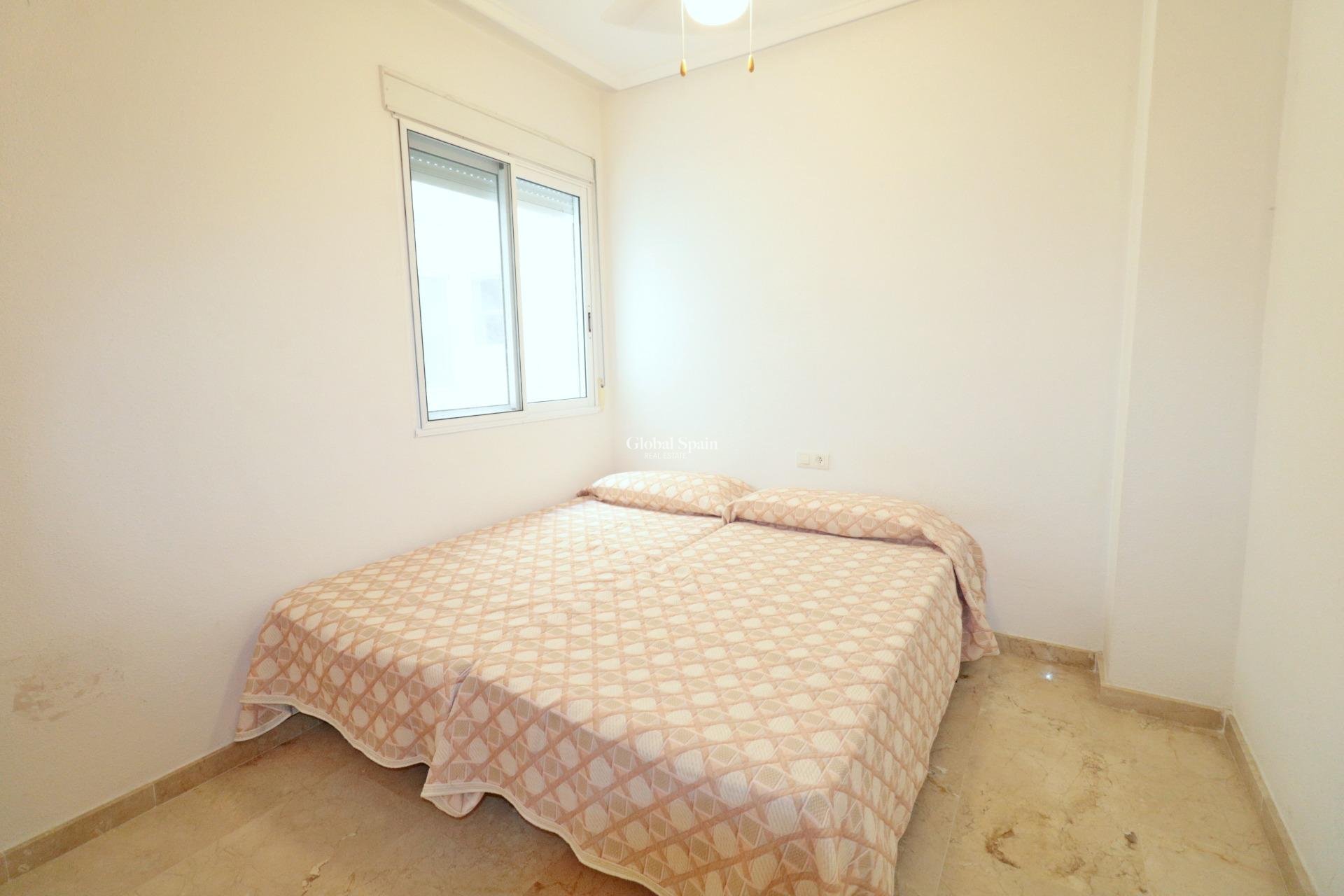Revente - APPARTEMENT -
TORREVIEJA - Playa del Cura