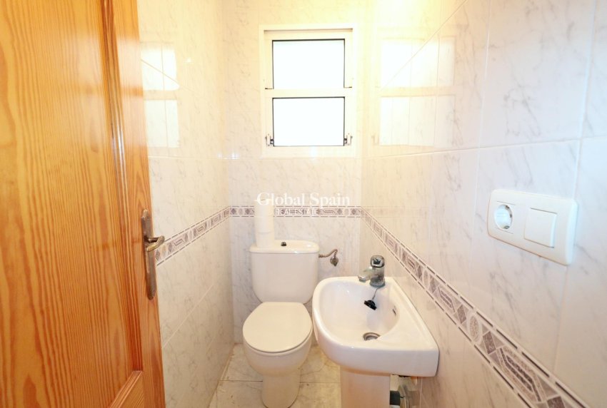 Revente - APPARTEMENT -
TORREVIEJA - Playa del Cura