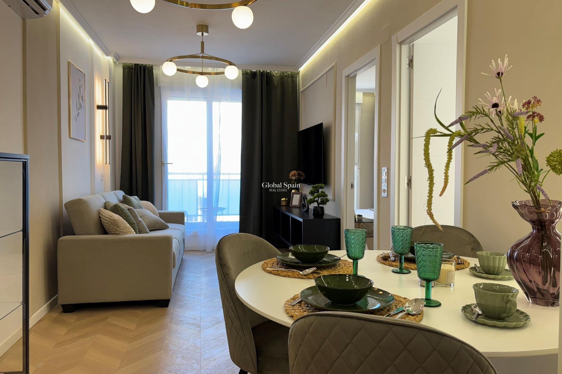 Revente - APPARTEMENT -
TORREVIEJA - Playa del Cura