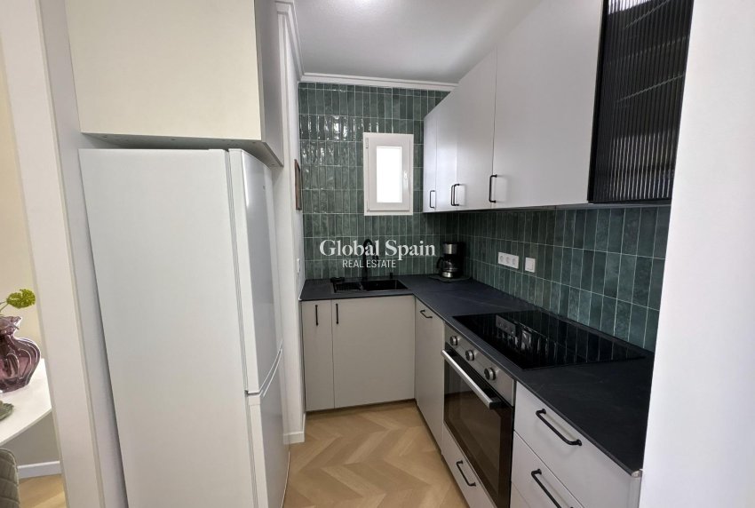 Revente - APPARTEMENT -
TORREVIEJA - Playa del Cura