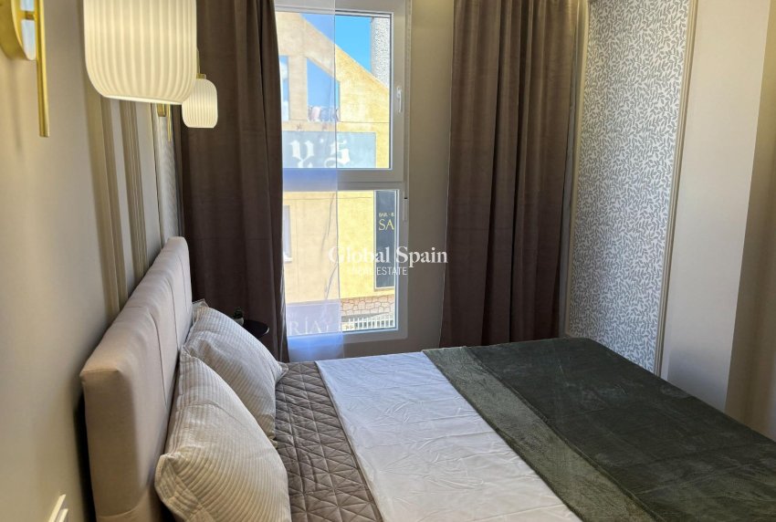 Revente - APPARTEMENT -
TORREVIEJA - Playa del Cura