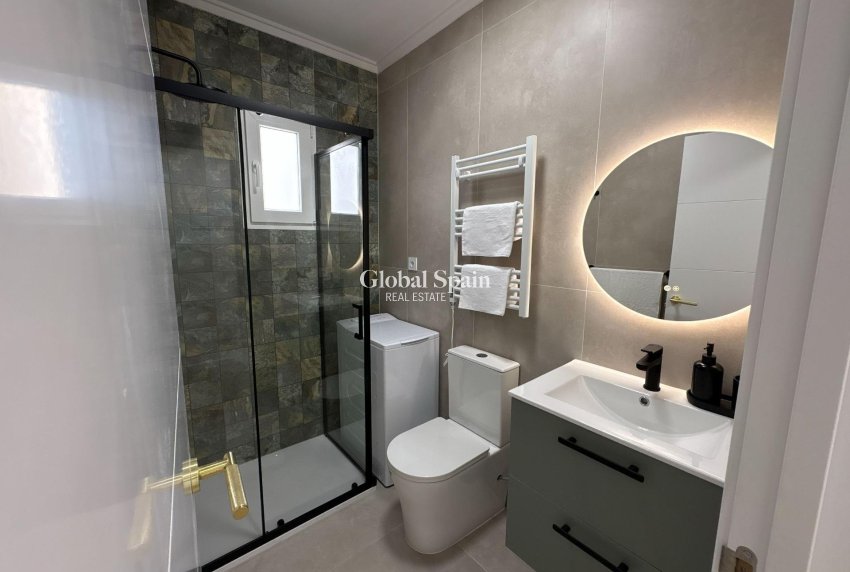 Revente - APPARTEMENT -
TORREVIEJA - Playa del Cura