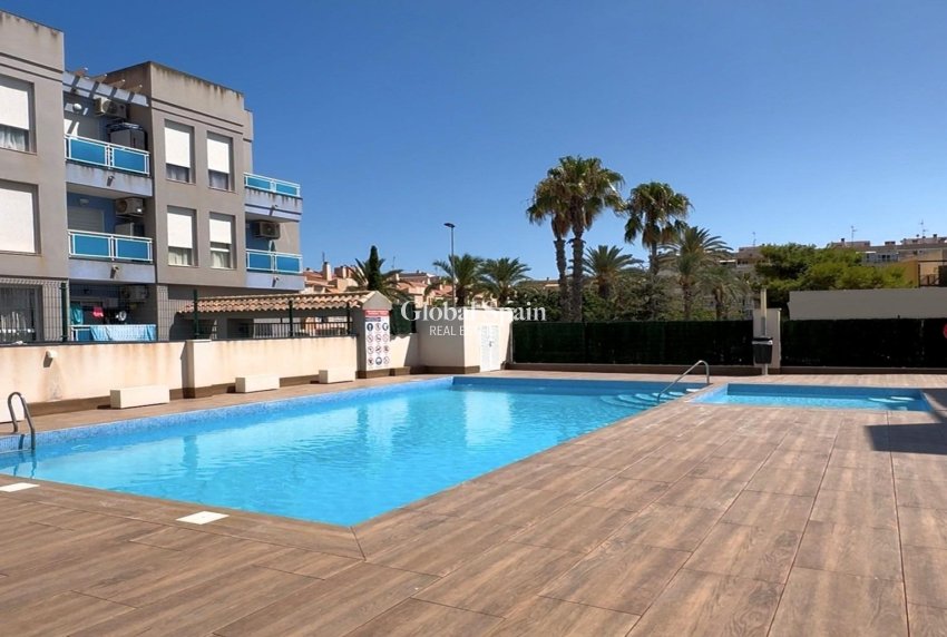 Revente - APPARTEMENT -
TORREVIEJA - Playa del Cura