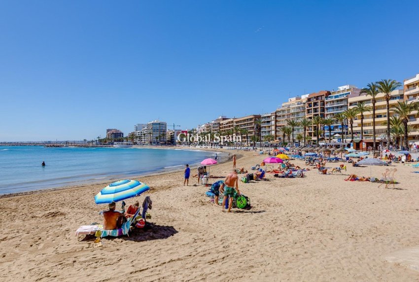 Revente - APPARTEMENT -
TORREVIEJA - Playa del Cura