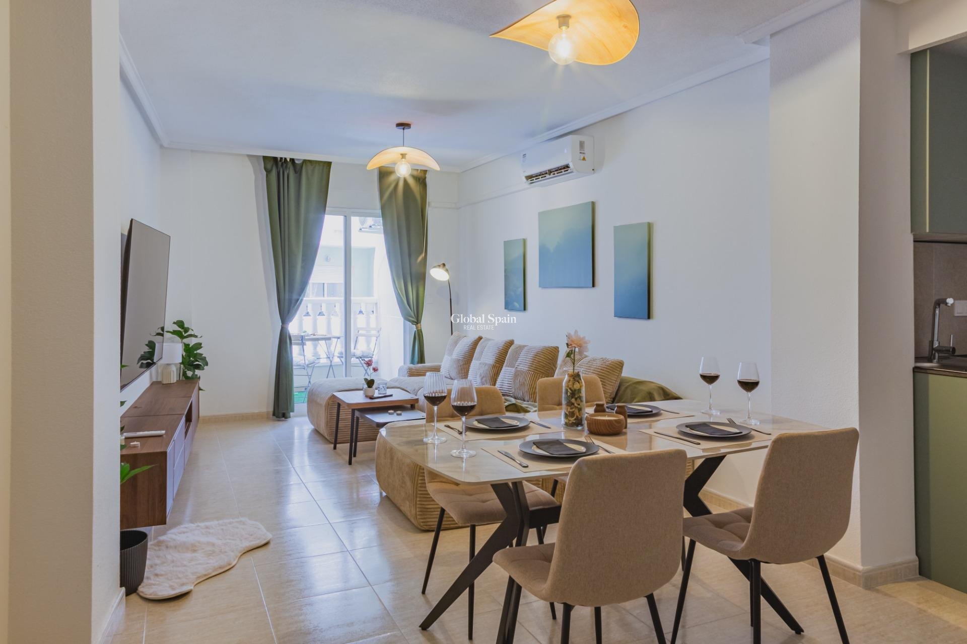 Revente - APPARTEMENT -
TORREVIEJA - Playa del Cura